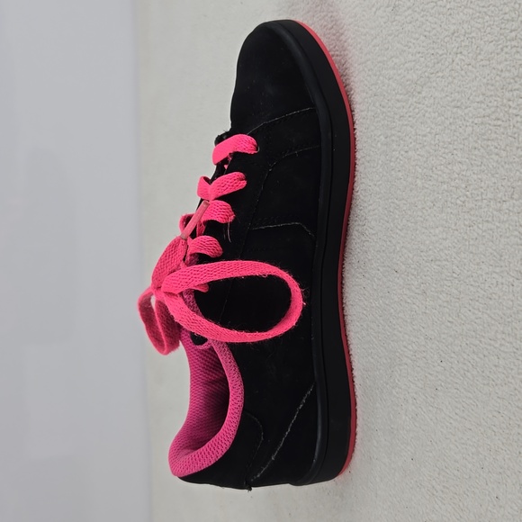 Etnies Skatergirl Black and Pink Sneakers - Picture 6 of 10